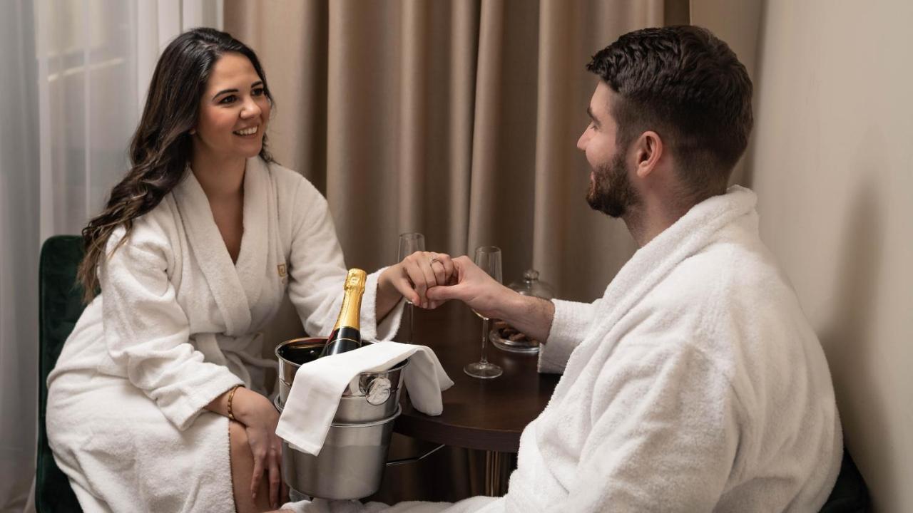 Hotel Spa Grad Kovin Esterno foto